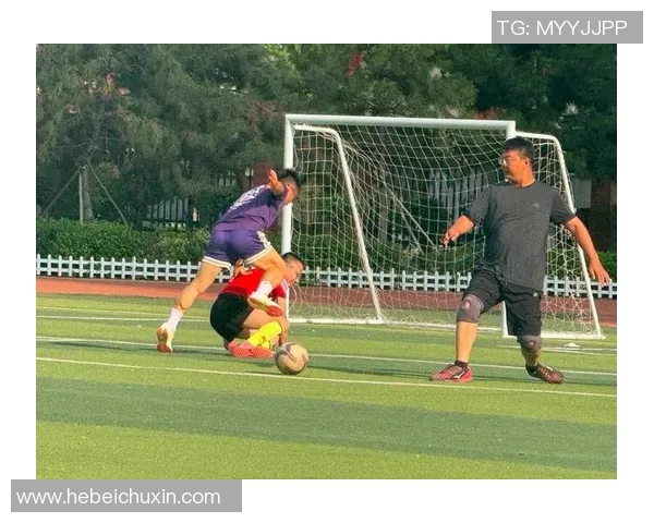 只见足球的魅力与激情在绿茵场上绽放的故事与回忆